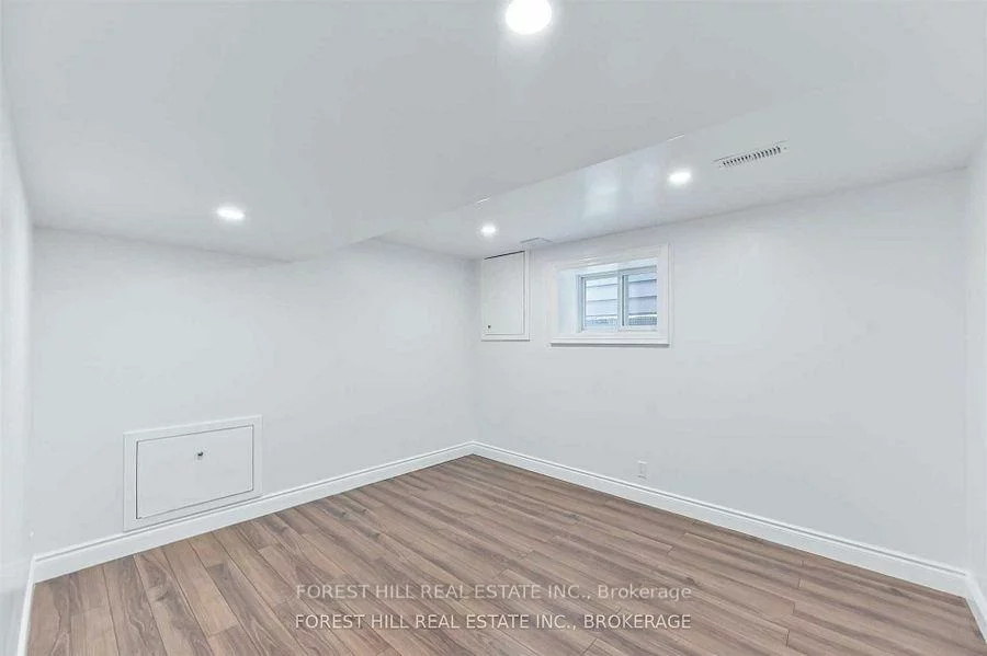 518, Silverthorn, Keelesdale-Eglinton West, Toronto