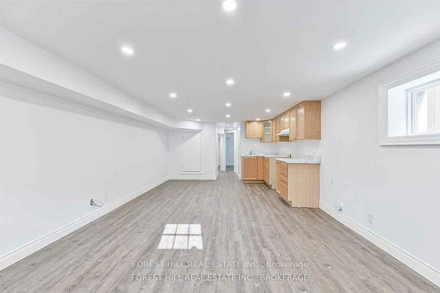518, Silverthorn, Keelesdale-Eglinton West, Toronto