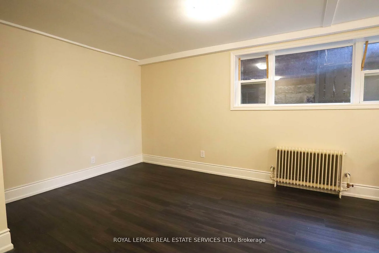 61, Third, New Toronto, Toronto