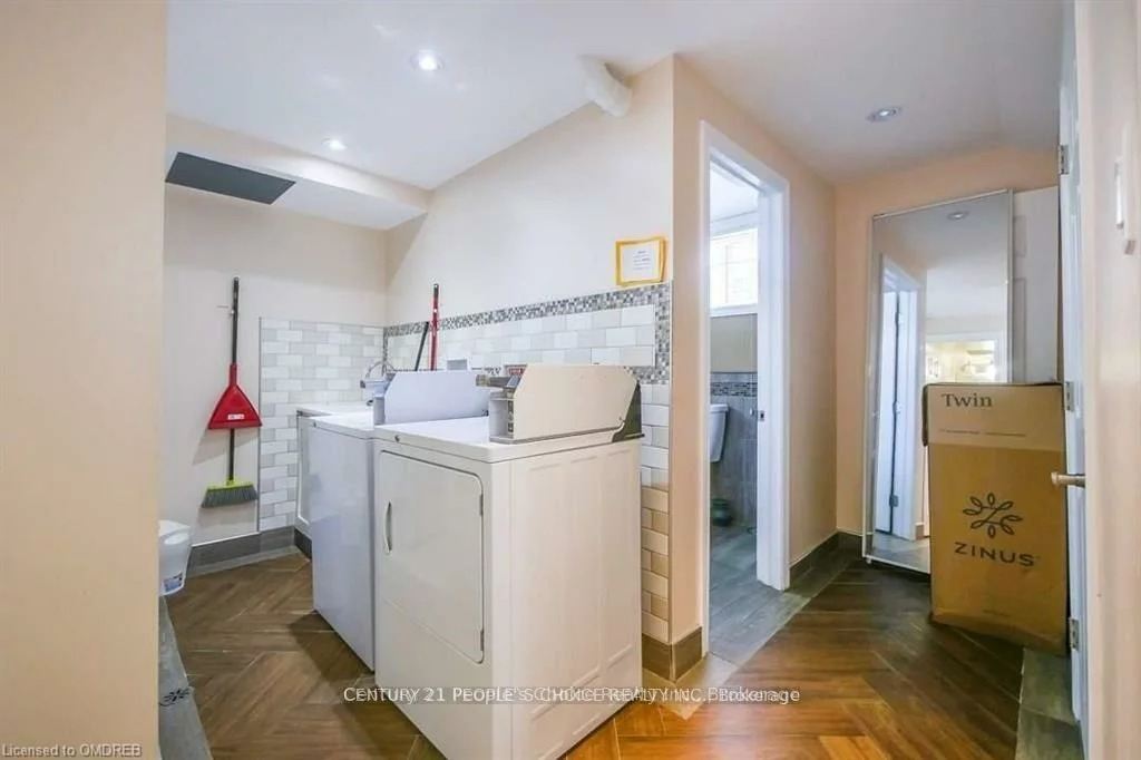 477, SILVERSTONE, West Humber-Clairville, Toronto