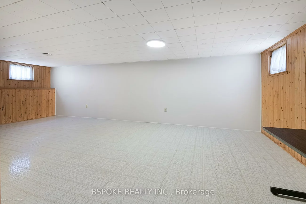 70, Jopling, Islington-City Centre West, Toronto