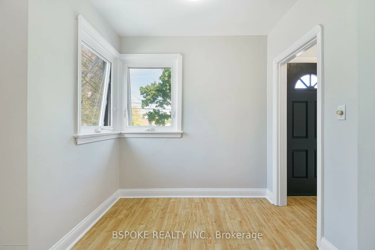 70, Jopling, Islington-City Centre West, Toronto
