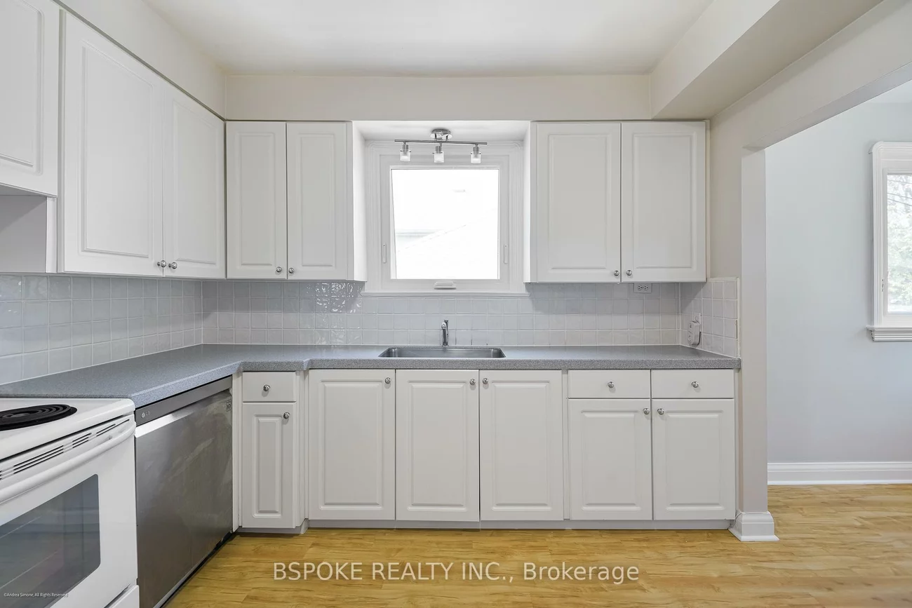 70, Jopling, Islington-City Centre West, Toronto