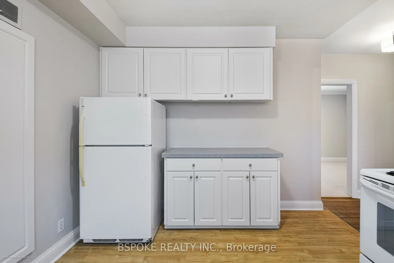 70, Jopling, Islington-City Centre West, Toronto