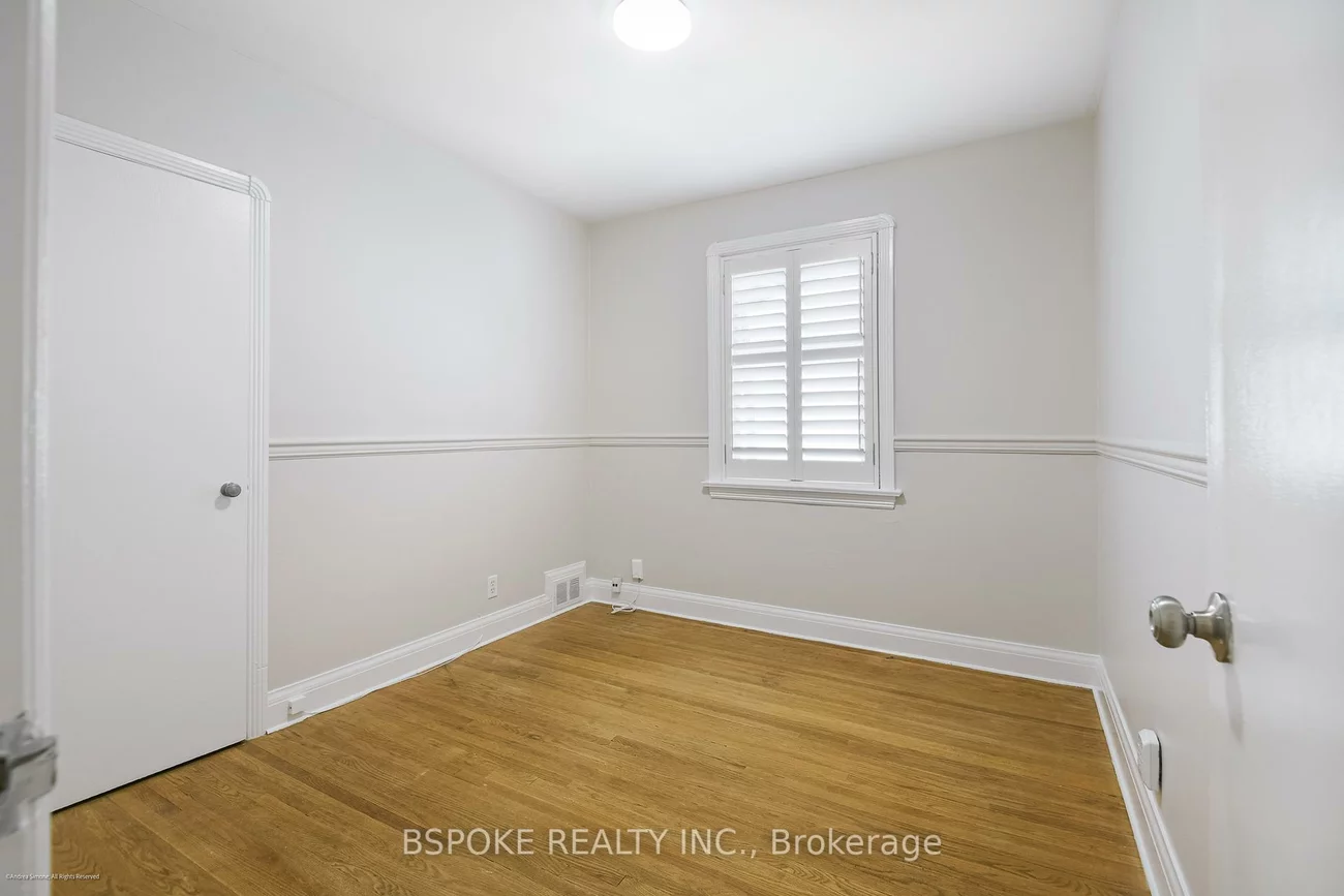 70, Jopling, Islington-City Centre West, Toronto