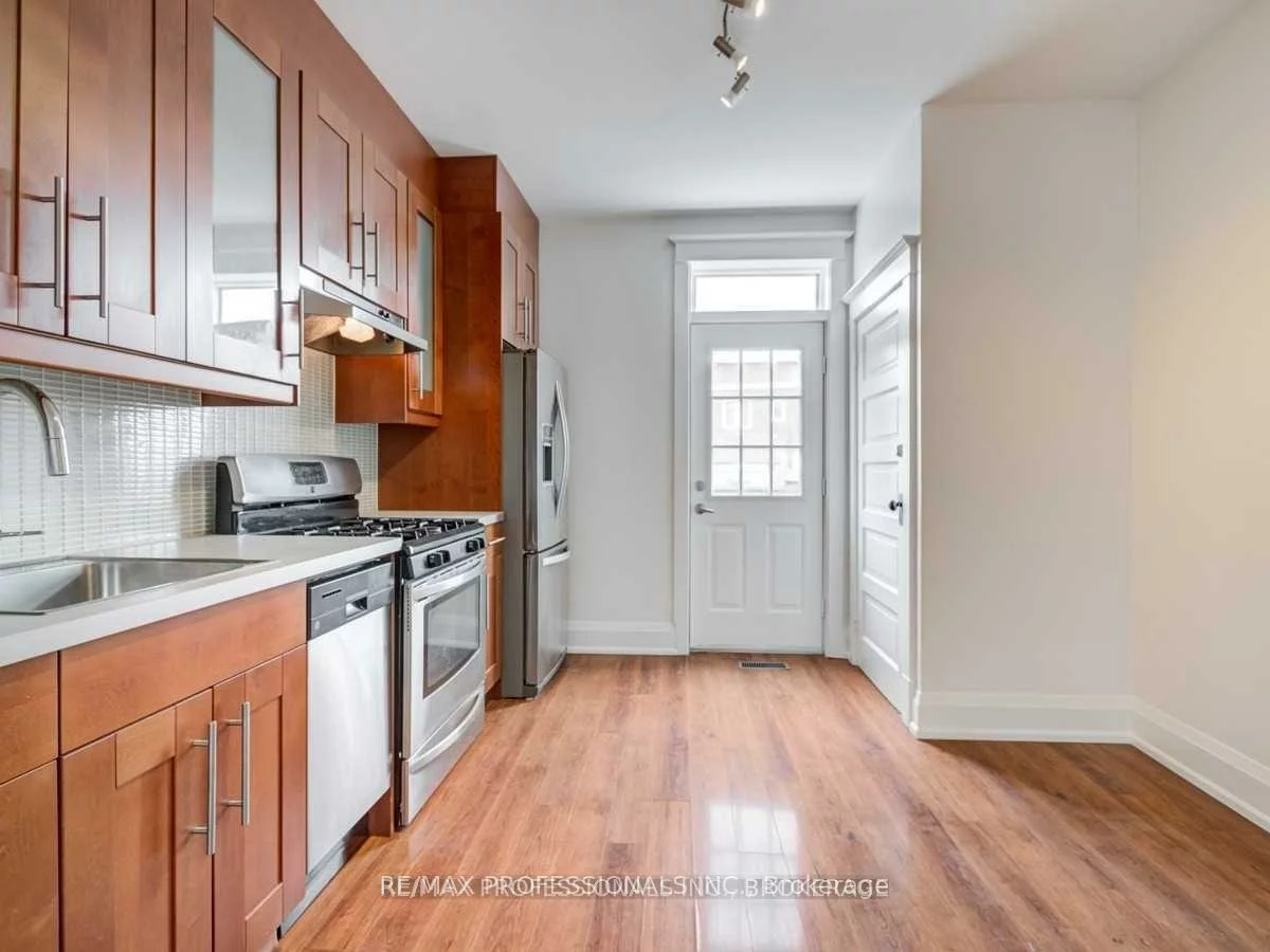 41, Sellers, Corso Italia-Davenport, Toronto