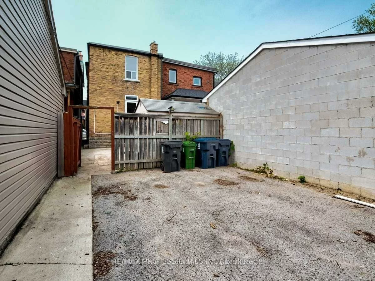 41, Sellers, Corso Italia-Davenport, Toronto