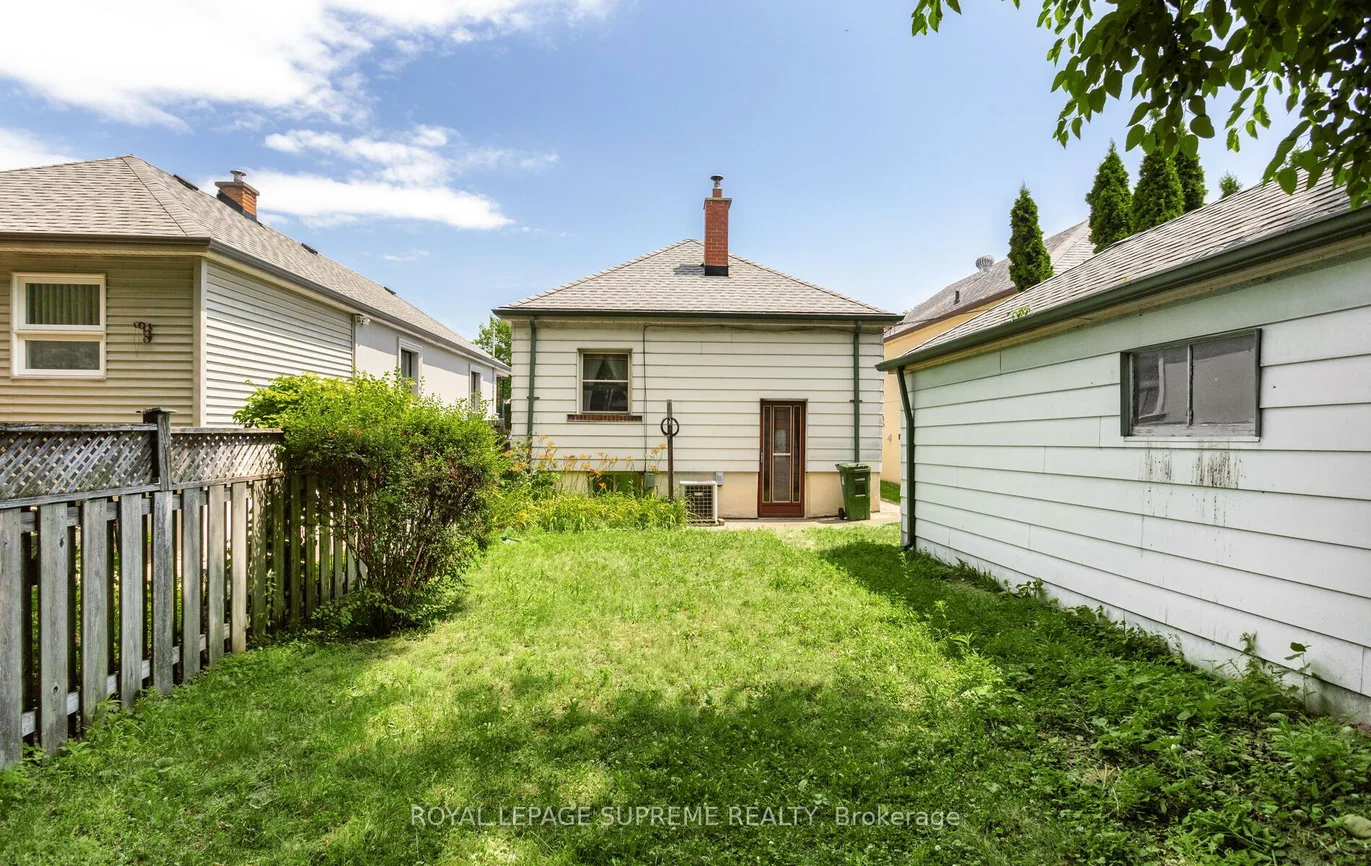 38, Criscoe, Rockcliffe-Smythe, Toronto
