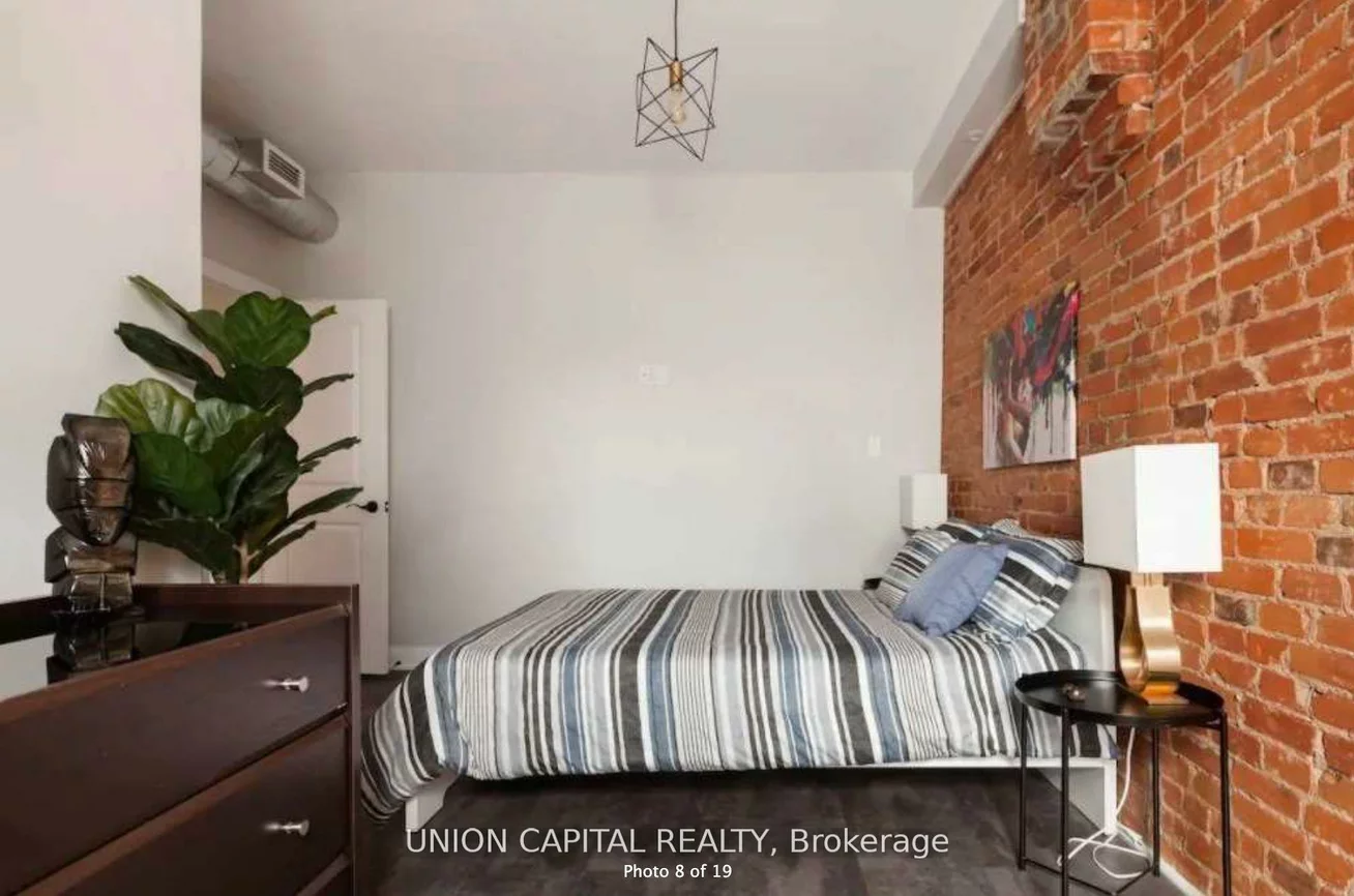 1412, Queen, Roncesvalles, Toronto