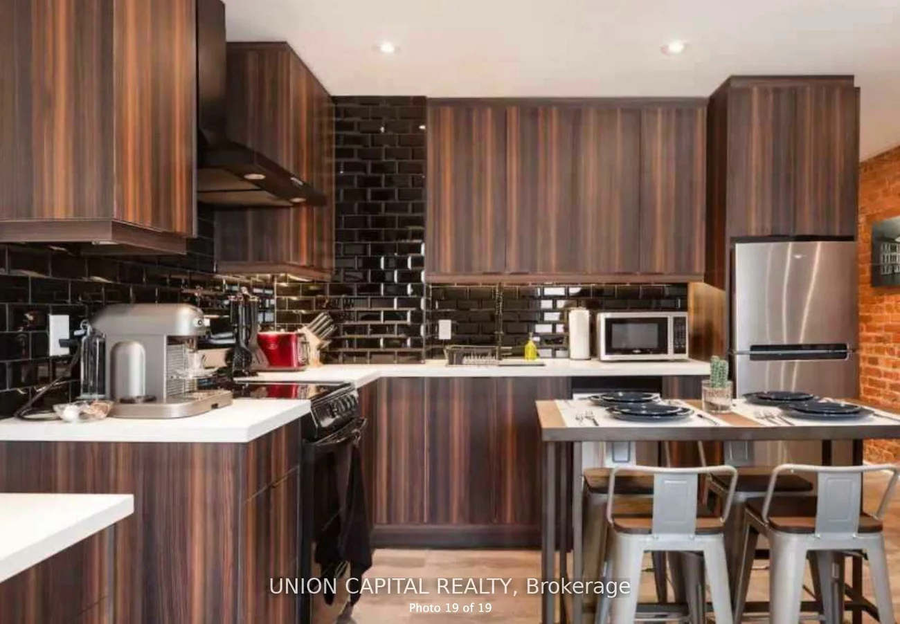 1412, Queen, Roncesvalles, Toronto