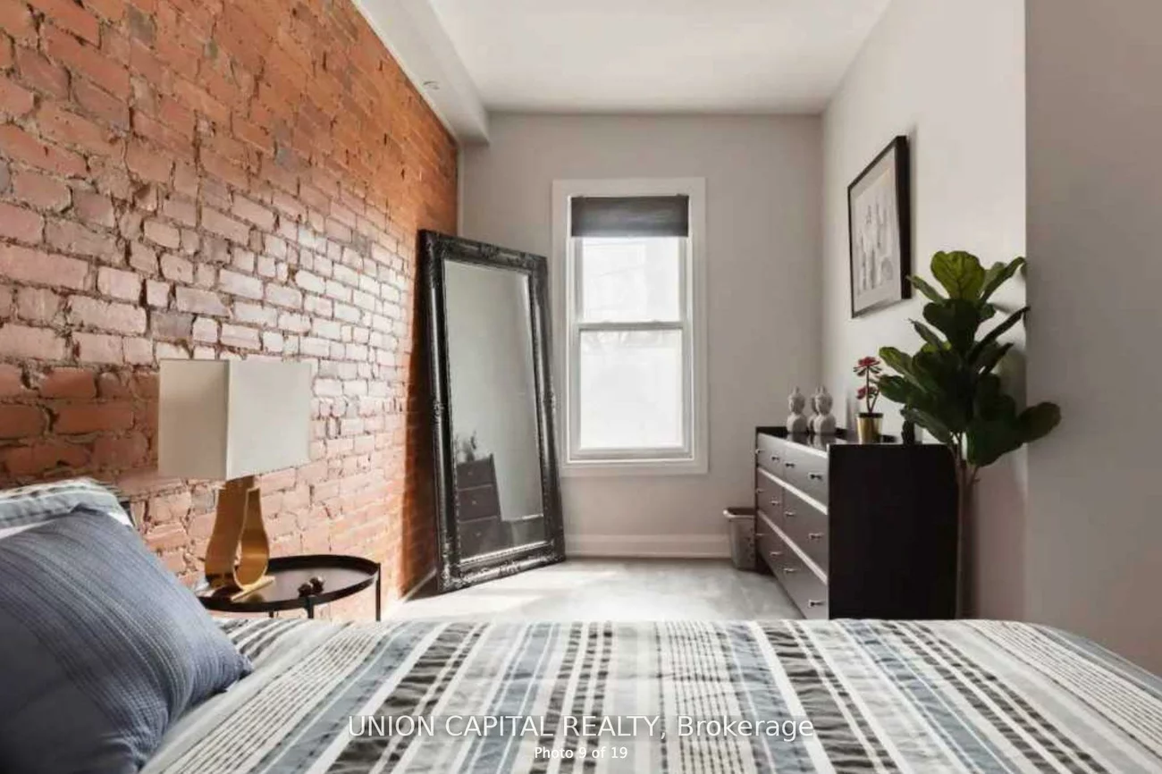 1412, Queen, Roncesvalles, Toronto