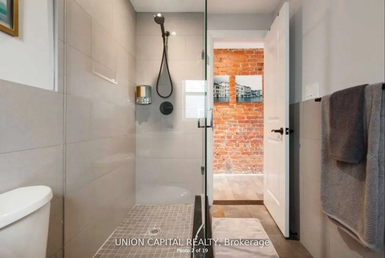 1412, Queen, Roncesvalles, Toronto