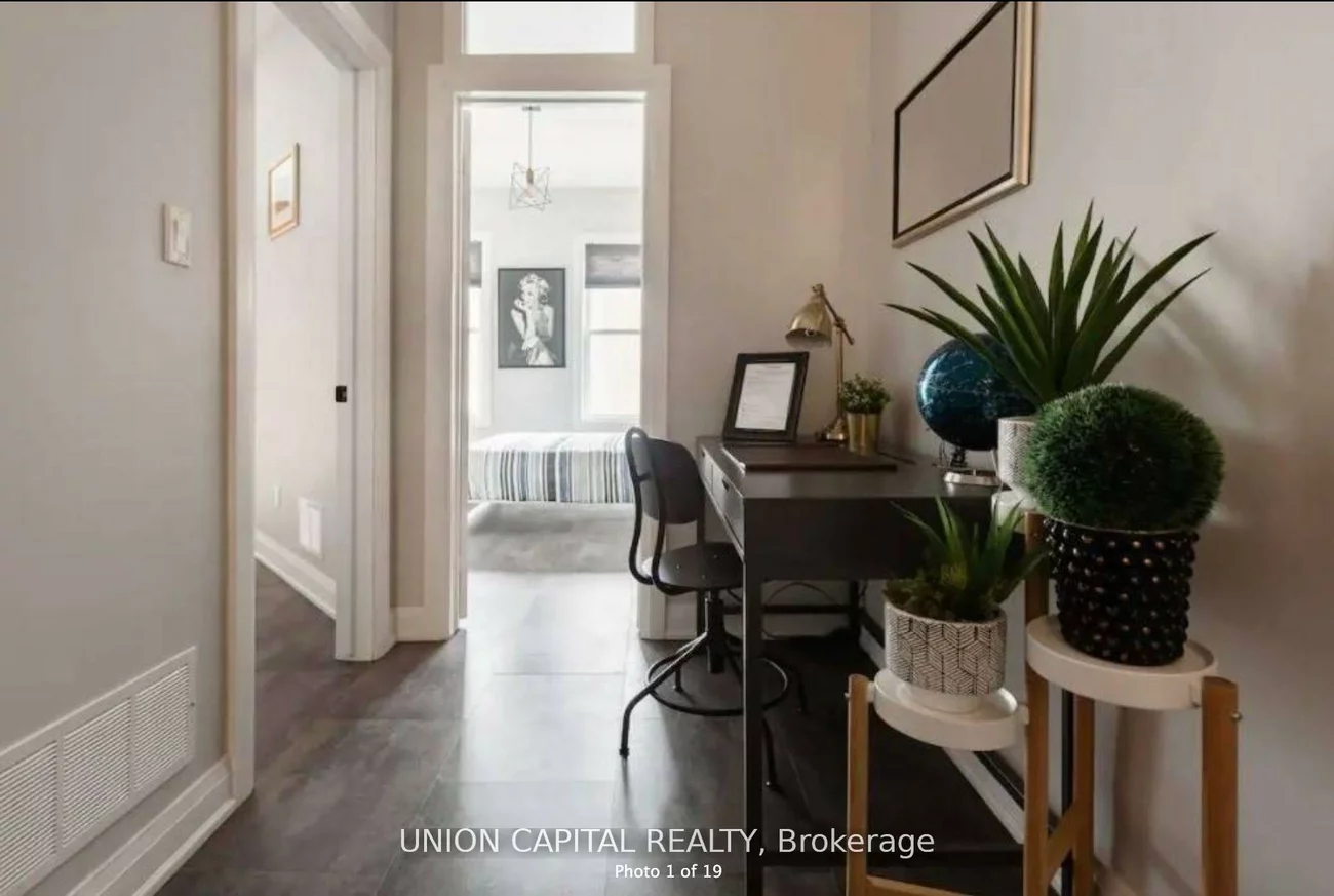 1412, Queen, Roncesvalles, Toronto