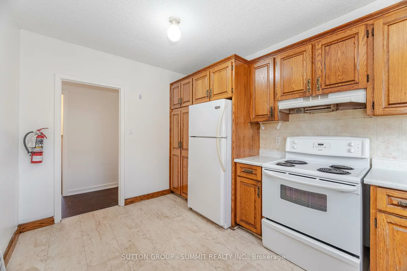 56, Ash, Long Branch, Toronto