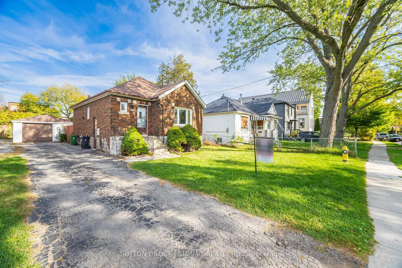 56, Ash, Long Branch, Toronto