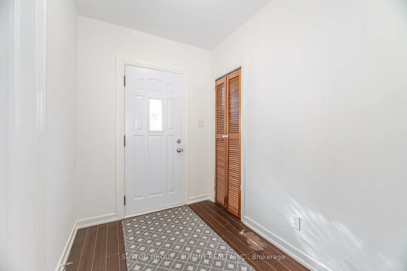 56, Ash, Long Branch, Toronto