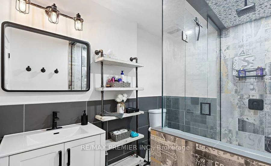 24, Hucknall, York University Heights, Toronto