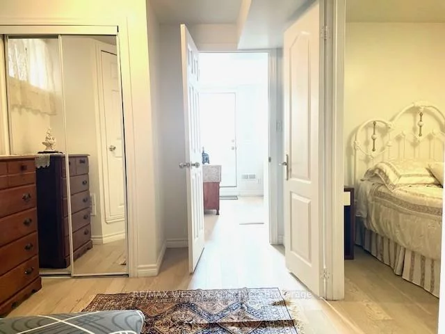 328, Caledonia, Caledonia-Fairbank, Toronto