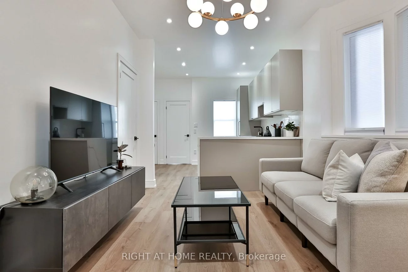 1365, Lansdowne, Corso Italia-Davenport, Toronto