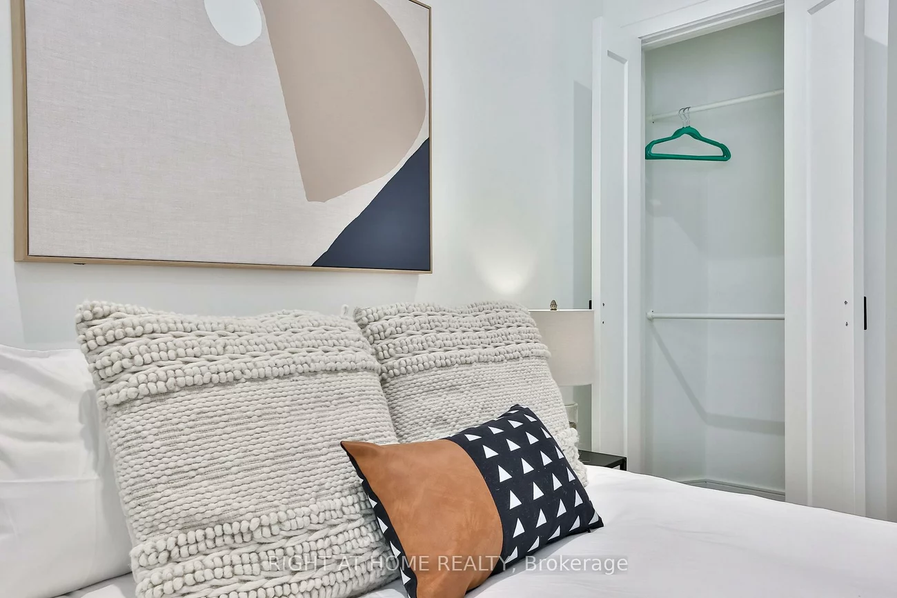 1365, Lansdowne, Corso Italia-Davenport, Toronto