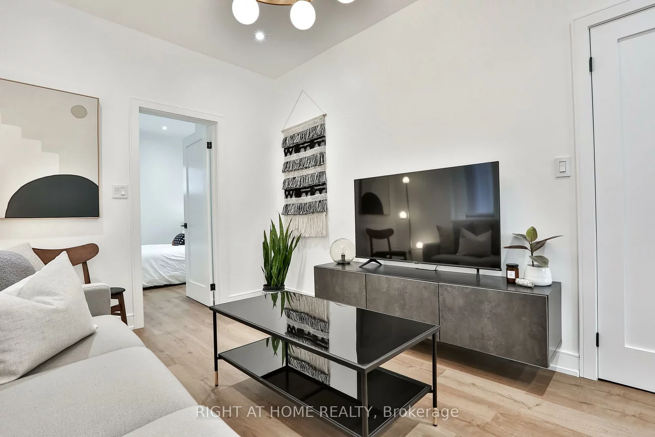 1365, Lansdowne, Corso Italia-Davenport, Toronto