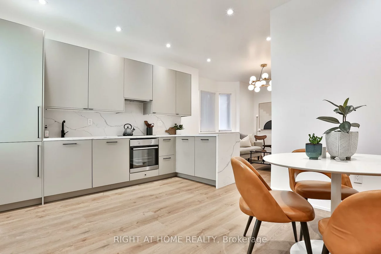 1365, Lansdowne, Corso Italia-Davenport, Toronto