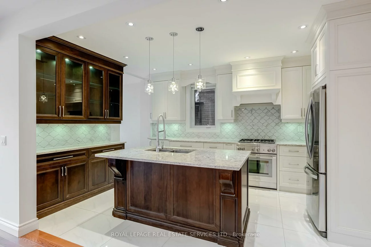 94, Wallace, Dovercourt-Wallace Emerson-Junction, Toronto