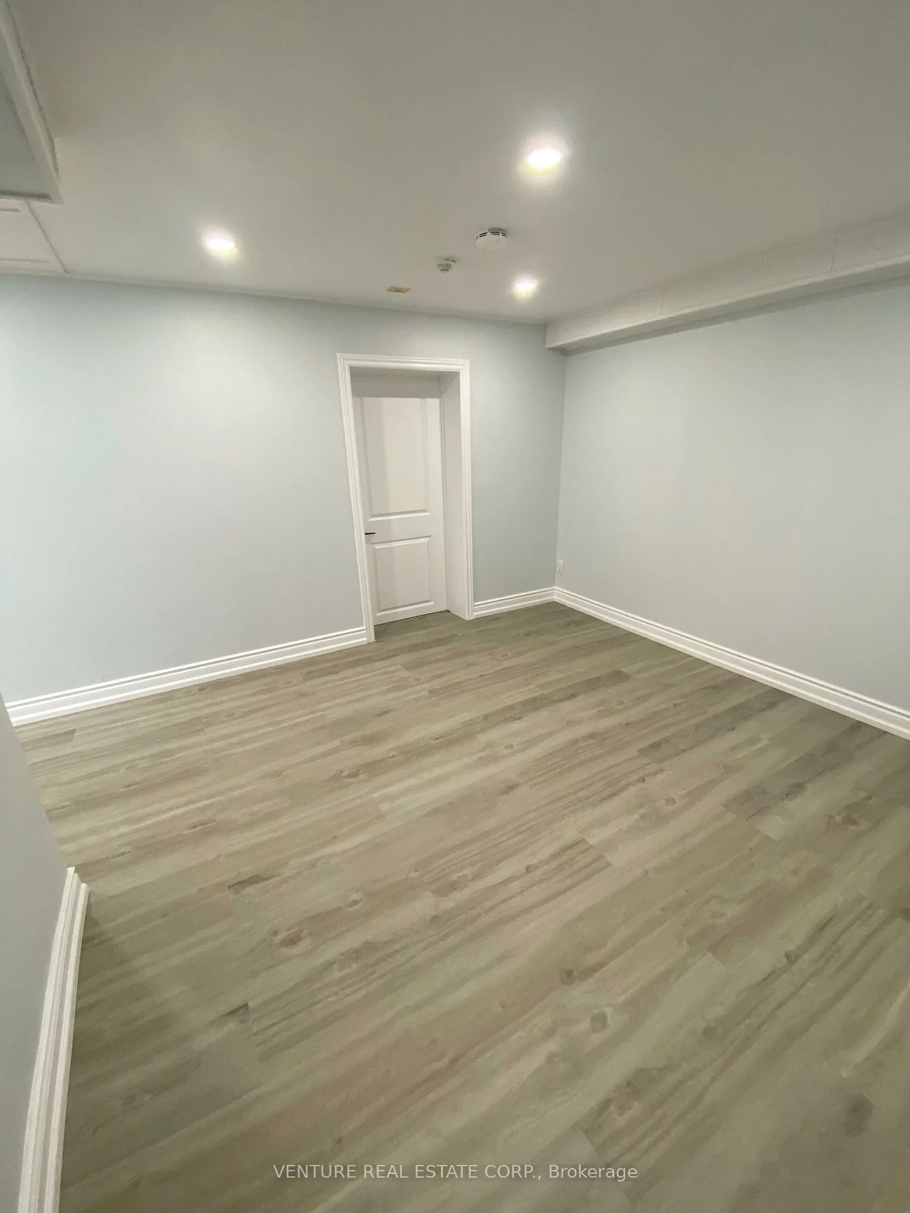 4617, Dundas, Kingsway South, Toronto