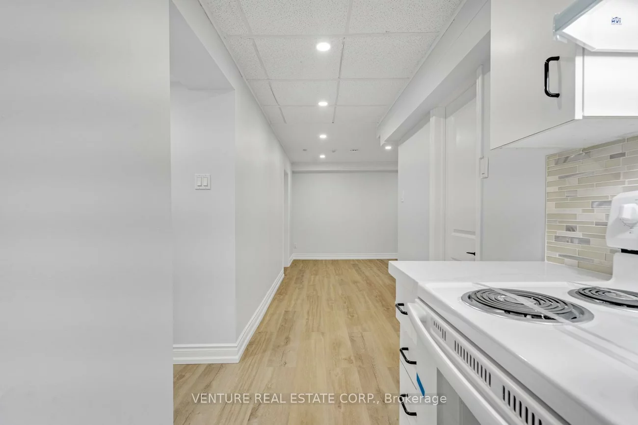 4617, Dundas, Kingsway South, Toronto