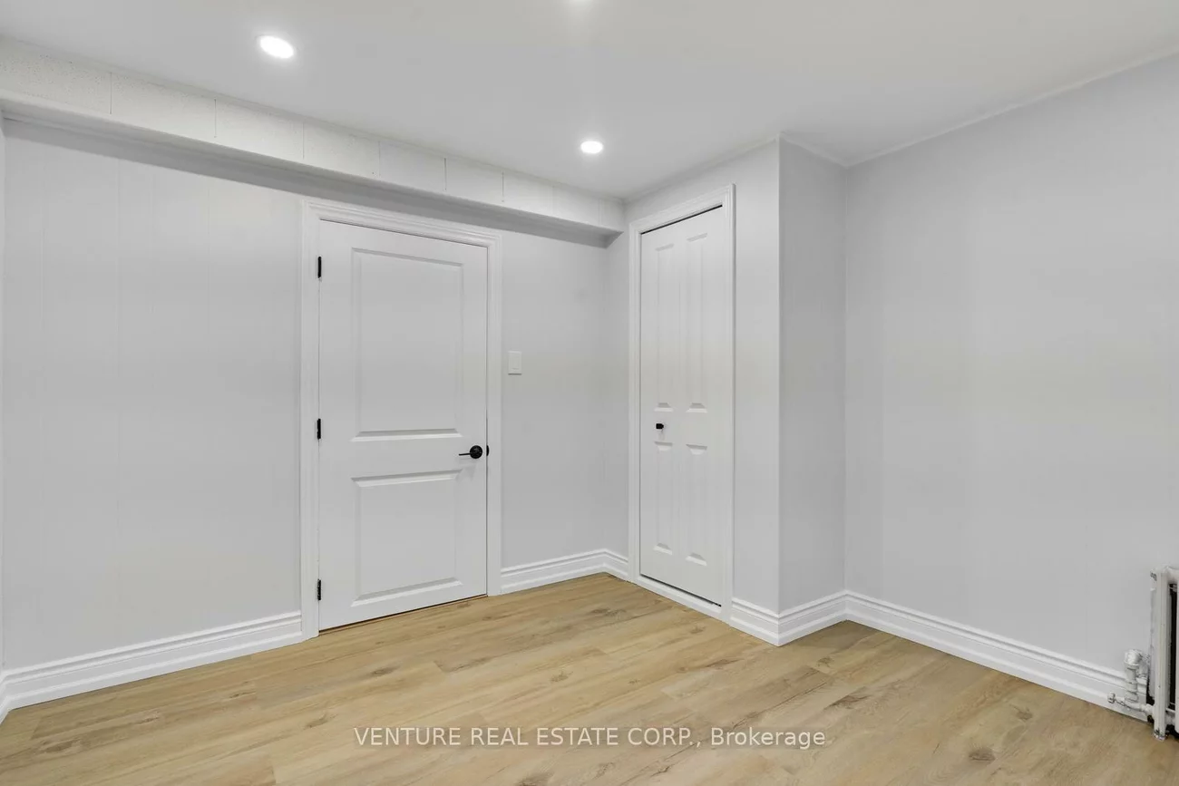 4617, Dundas, Kingsway South, Toronto