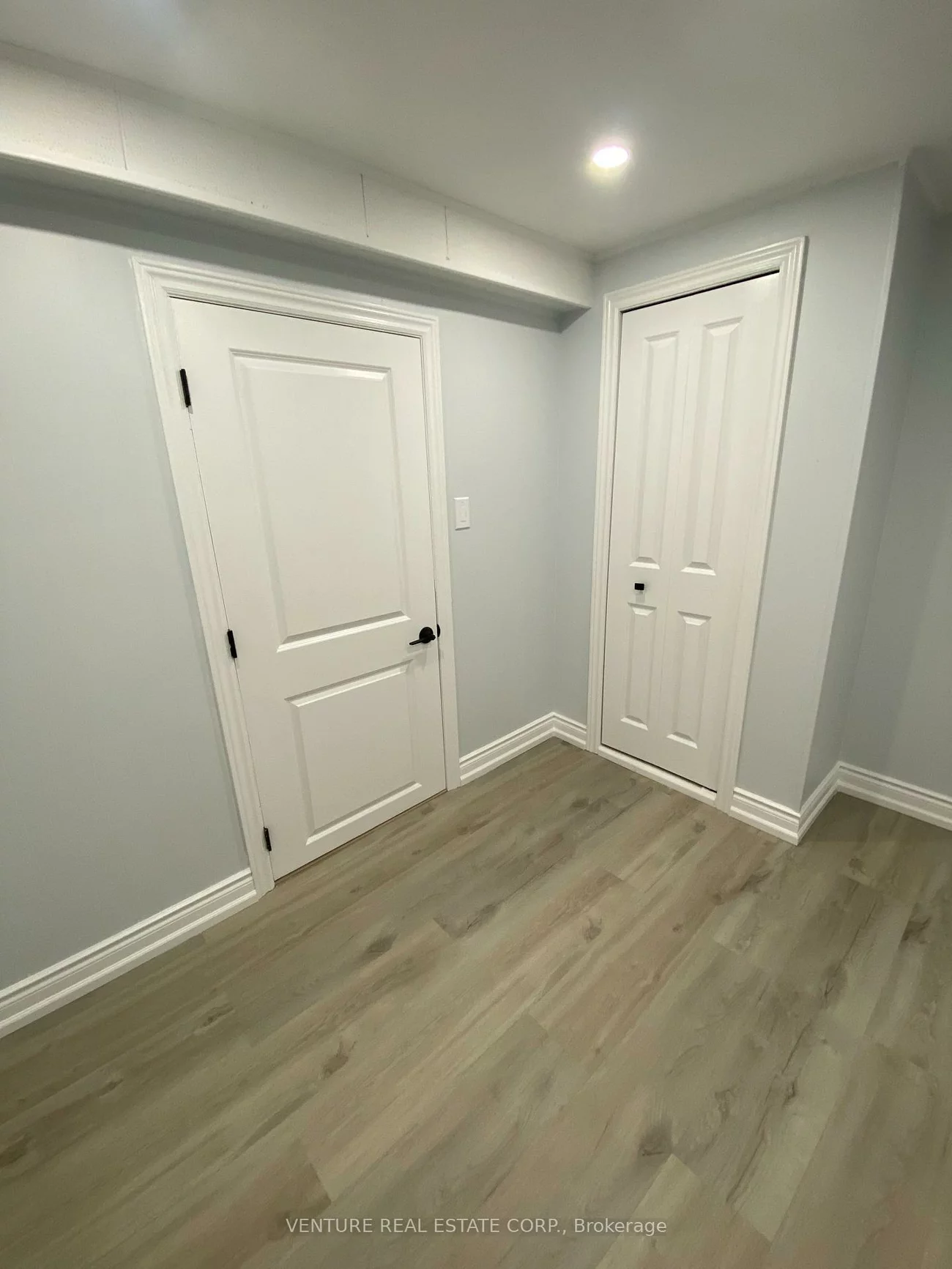 4617, Dundas, Kingsway South, Toronto