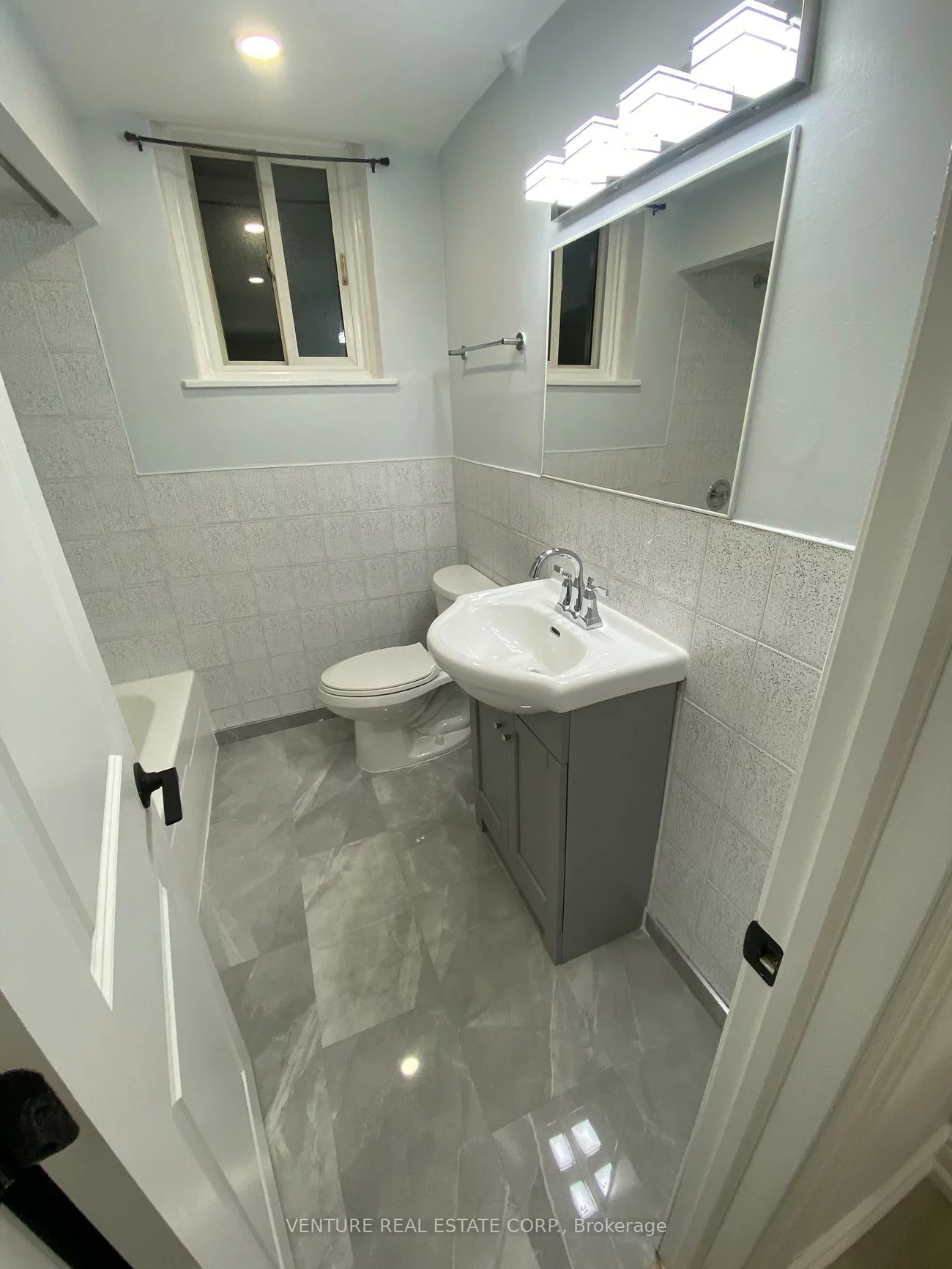 4617, Dundas, Kingsway South, Toronto