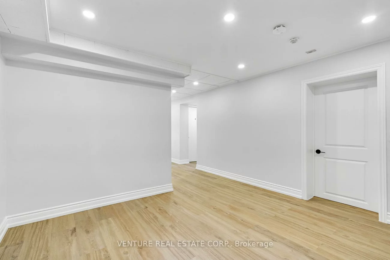 4617, Dundas, Kingsway South, Toronto