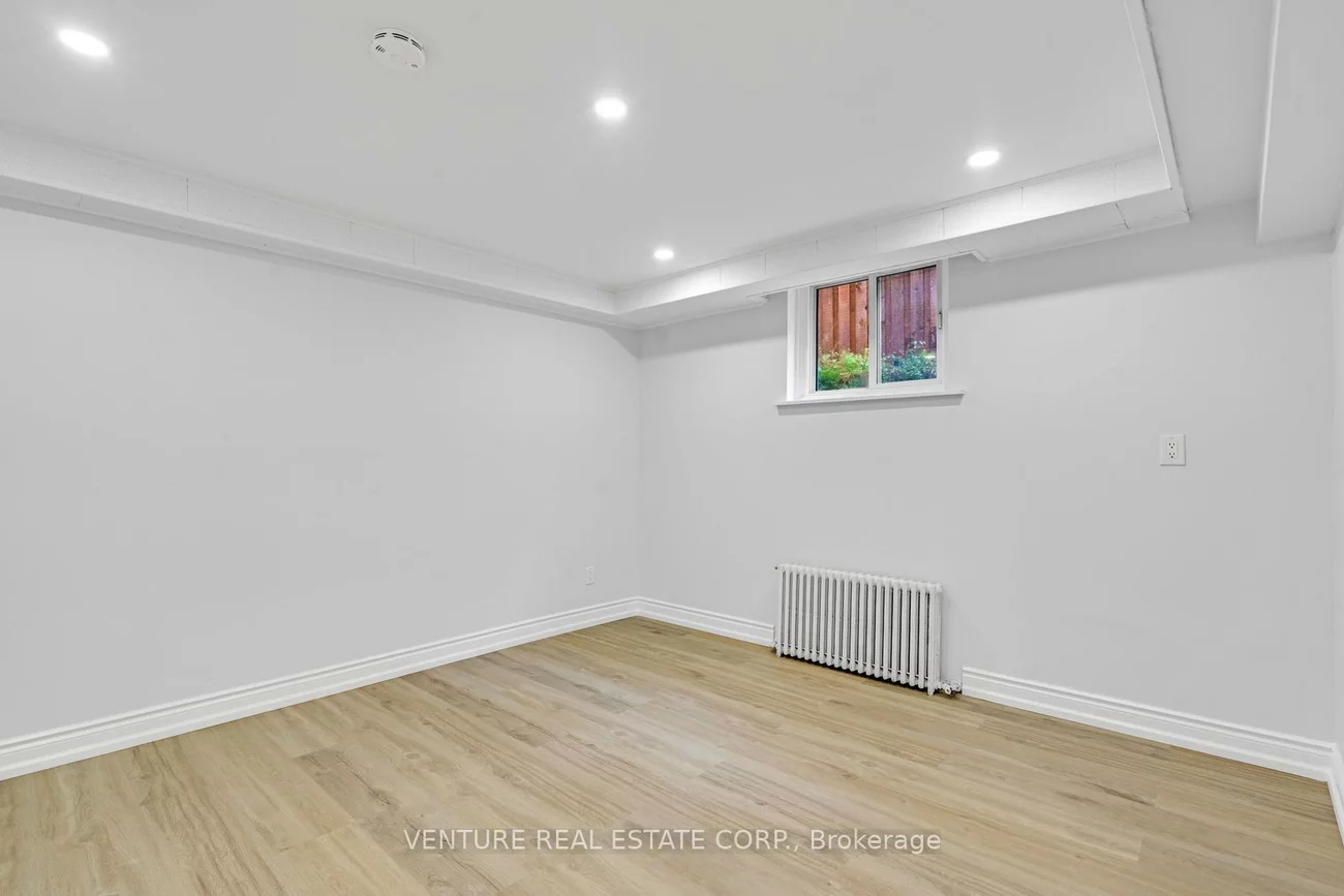 4617, Dundas, Kingsway South, Toronto