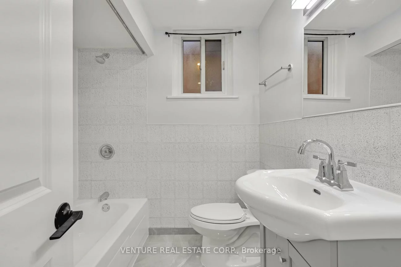 4617, Dundas, Kingsway South, Toronto