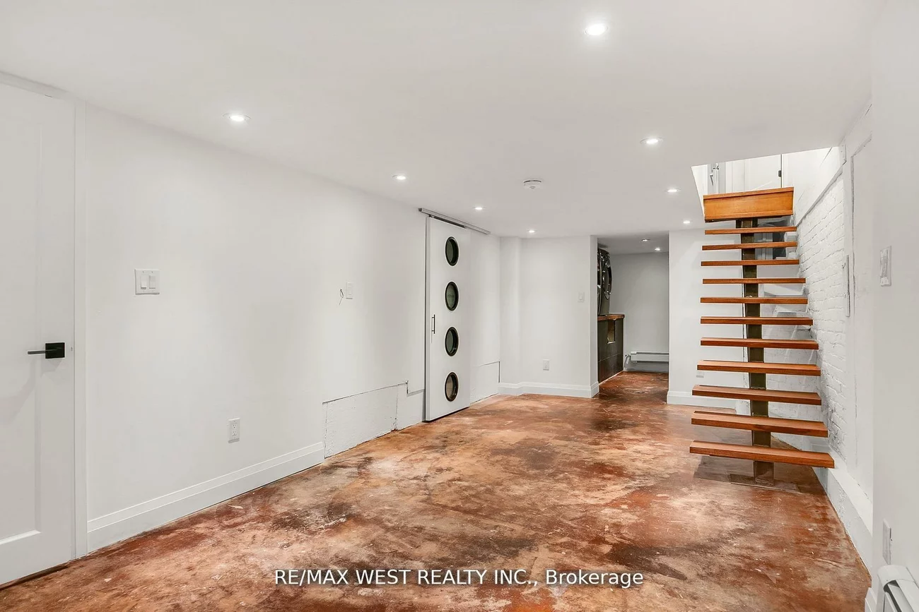 414, Clendenan, Junction Area, Toronto