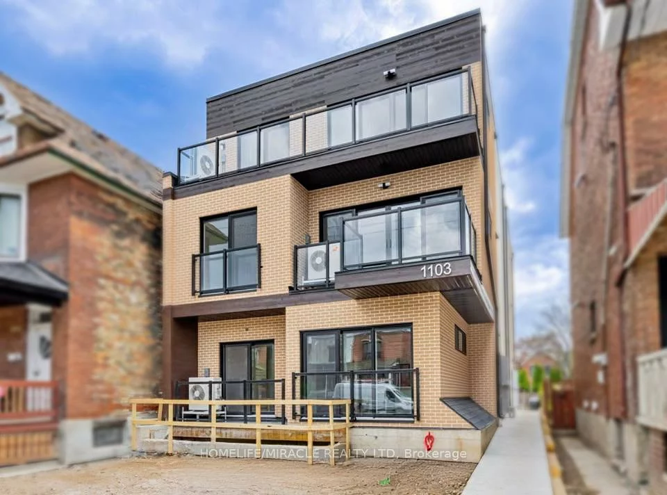 1103, Dufferin, Dovercourt-Wallace Emerson-Junction, Toronto