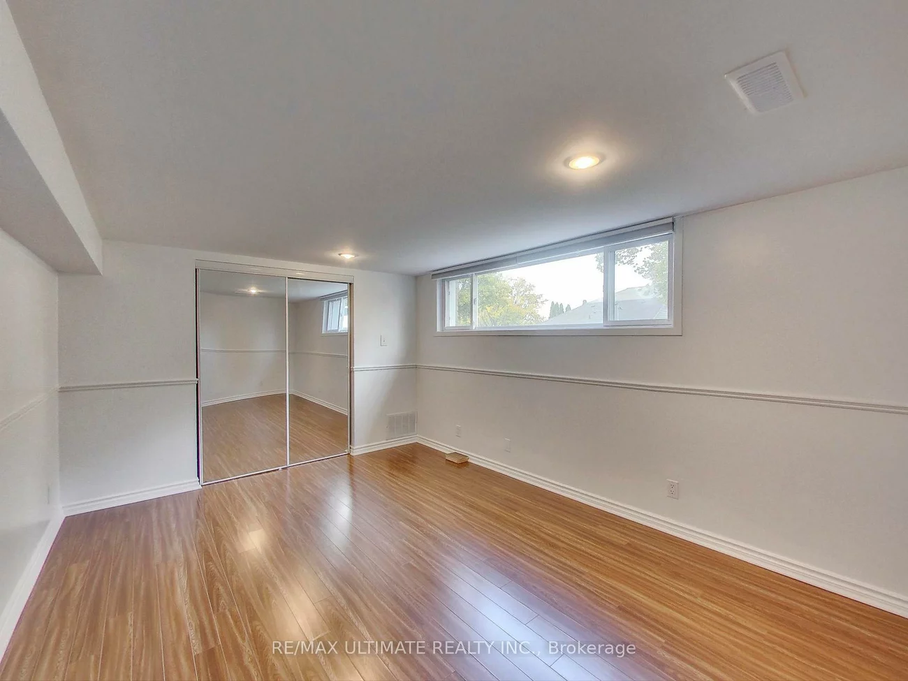 11, Westona, Humber Heights, Toronto