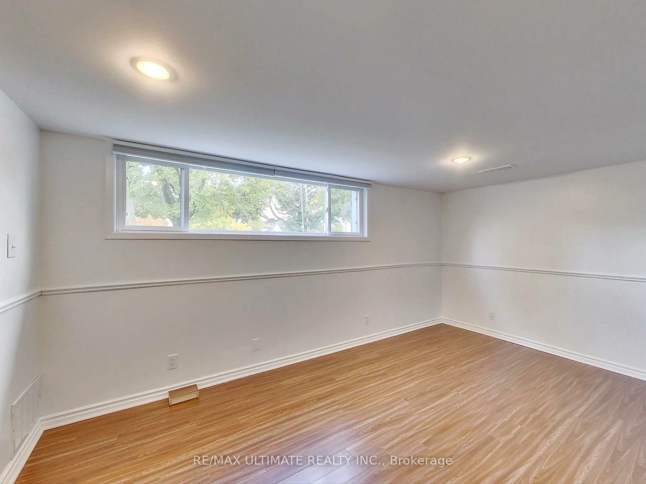 11, Westona, Humber Heights, Toronto