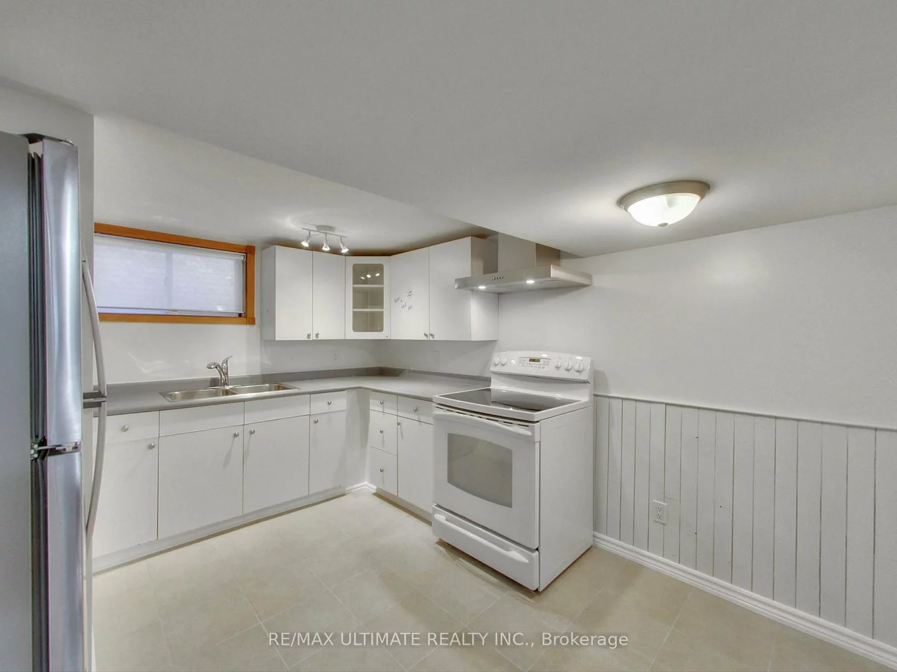 11, Westona, Humber Heights, Toronto