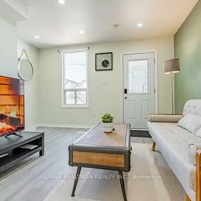 47, Greendale, Rockcliffe-Smythe, Toronto