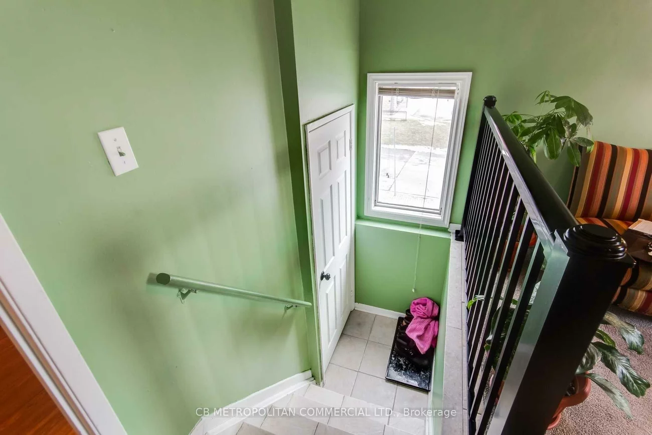 2538, Weston, Humberlea-Pelmo Park W4, Toronto