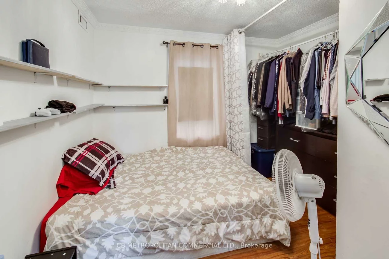 2538, Weston, Humberlea-Pelmo Park W4, Toronto