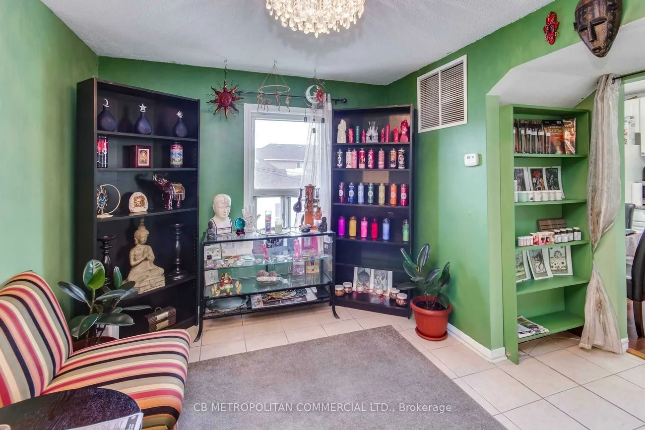 2538, Weston, Humberlea-Pelmo Park W4, Toronto