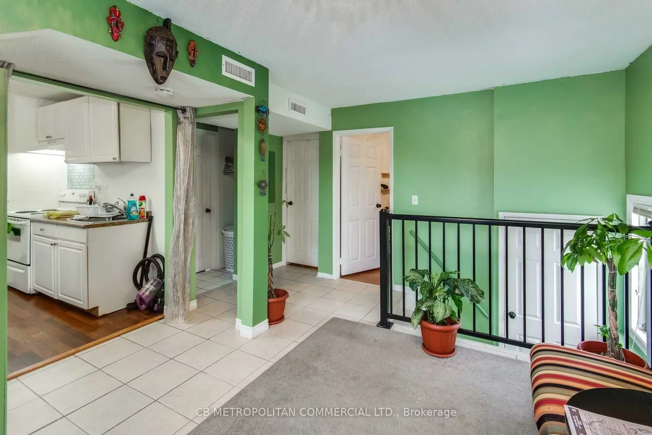 2538, Weston, Humberlea-Pelmo Park W4, Toronto