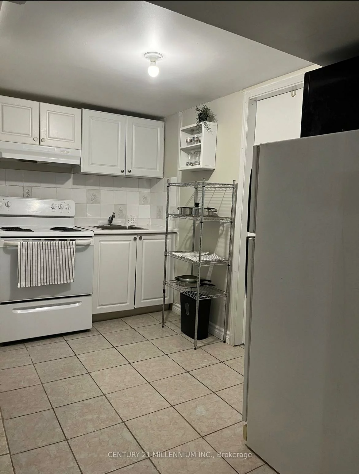 18, Margrath, Eringate-Centennial-West Deane, Toronto