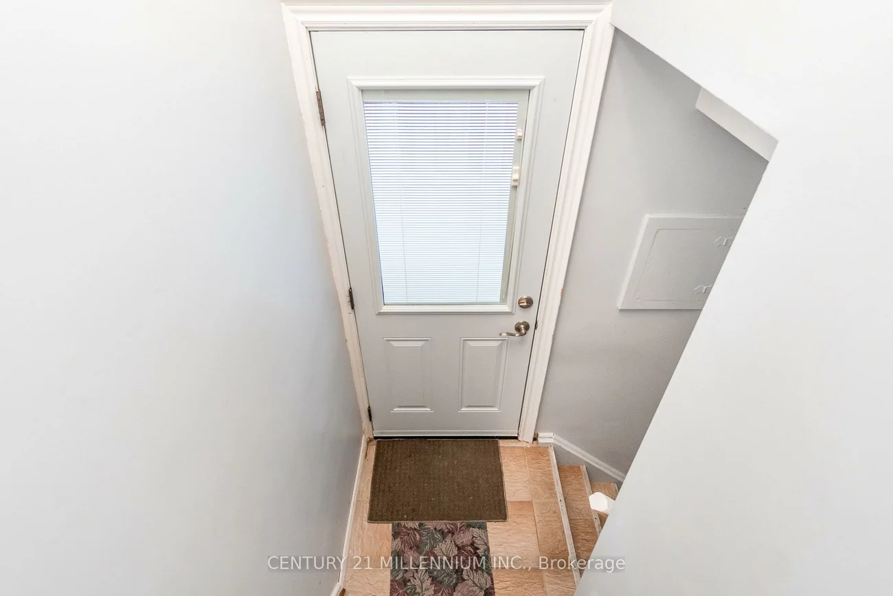 18, Margrath, Eringate-Centennial-West Deane, Toronto