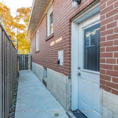 18, Margrath, Eringate-Centennial-West Deane, Toronto