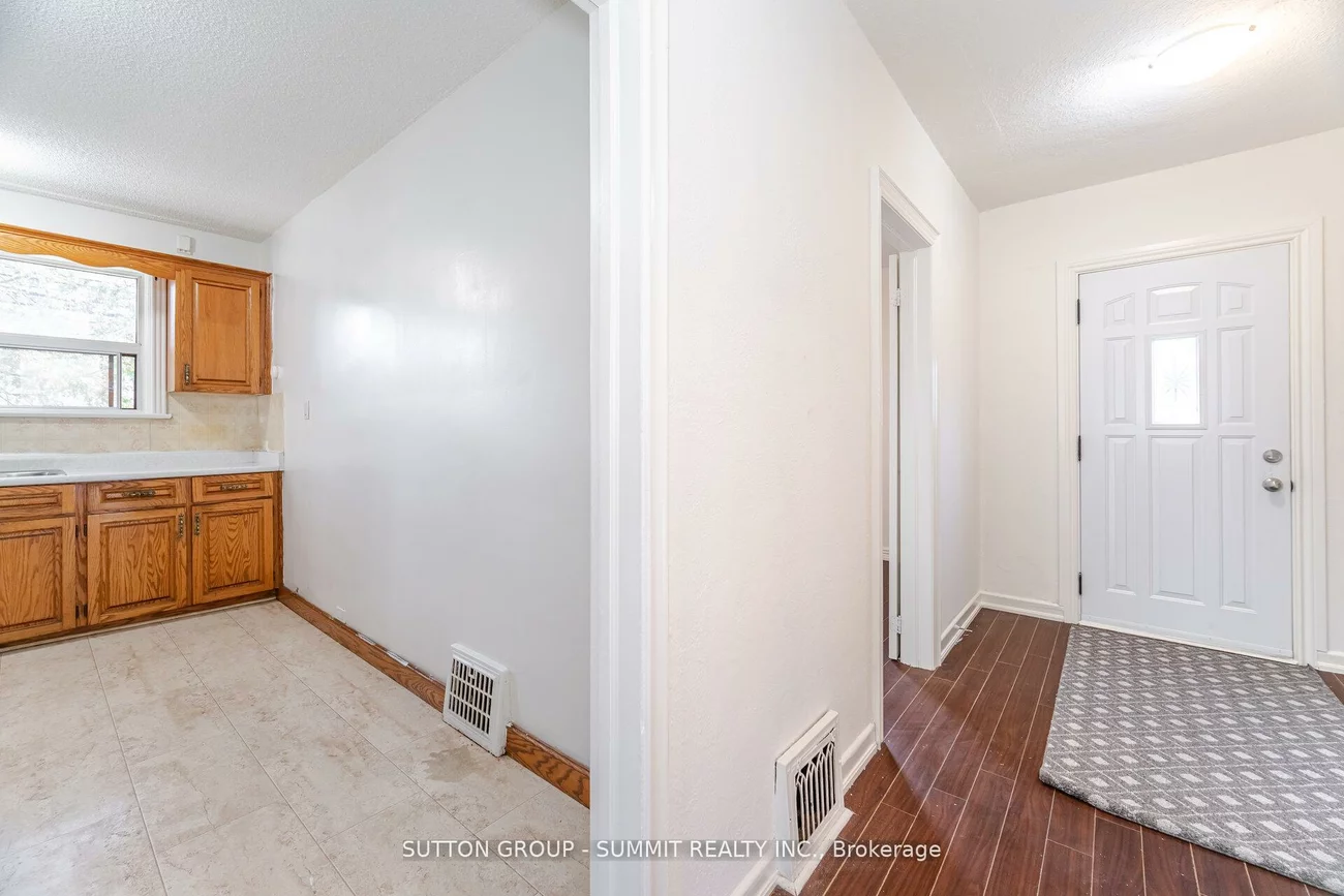 56, Ash, Long Branch, Toronto