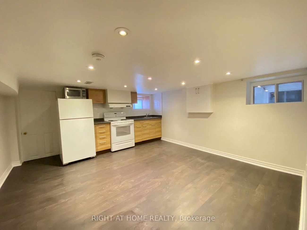 1365, Lansdowne, Corso Italia-Davenport, Toronto